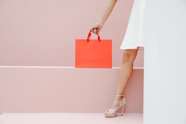 Combinaison parfaite : comment assortir sacs et chaussures pour une tenue élégante et équilibrée